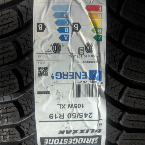 
            245/50R19 Bridgestone Blizzak 6
    

                        105
        
                    W
        
    
    Personenauto

