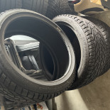 
            225/40R18 Taurus Winter
    

                        92
        
                    V
        
    
    यात्री कार

