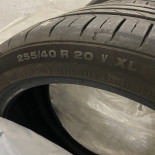 
            255/40R20 Continental 255/40 R 20 VXL
    

                        101
        
                    V
        
    
    Voiture de tourisme

