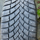 
            205/45R17 Bridgestone 
    

                        88
        
                    V
        
    
    Voiture de tourisme

