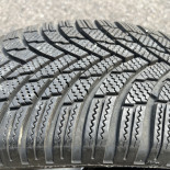 
            205/55R17 Firestone Winter cept evo 2
    

                        91
        
                    V
        
    
    乗用車

