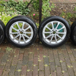 
            205/55R17 Hankook 
    

                        91
        
                    H
        
    
    Roue de voiture

