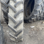 
            270/95R32 Alliance 350
    

                        132
        
                    D
        
    
    驱动轮

