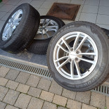 
            215/65R17 Divers 
    

                        99
        
                    V
        
    
    Auto da turismo

