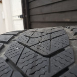 
            275/40R20 Pirelli SOTTO ZERO 3
    

                        106
        
                    V
        
    
    4x4 SUV

