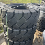 
            355/65-15 Solideal XTREME STEU RIM9.75-15
    

                        0
        
        
    
    Solid

