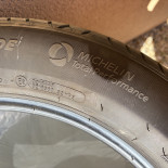 
            225/55R18 Michelin Total performance
    

                        102
        
                    V
        
    
    乘用车

