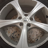
            235/55R17 Hankook 
    

                        103
        
                    V
        
    
    自動車用ホイール


