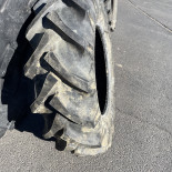 
            12.4/-24 Bkt TR 135 OCC
    

                        121
        
                    A6
        
    
    Aangedreven wiel

