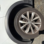 
            215/55R17 Yokohama 
    

                        98
        
                    V
        
    
    

