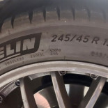 
            245/45R19 Michelin 
    

                        102
        
                    Y
        
    
    Coche de turismo


