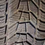 
            215/65R17 Hankook Icept Evo 3
    

                        99
        
                    V
        
    
    4x4 SUV

