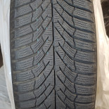 
            205/55R17 Kumho Wintercraft WP52
    

                        95
        
                    V
        
    
    Легковой автомобиль

