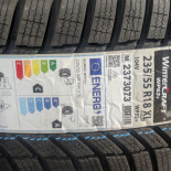 
            235/55R18 Kumho Wintercraft WP52 Plus
    

                        104
        
                    V
        
    
    Personenauto

